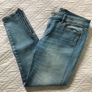 WHITE HOUSE BLACK MARKET zipper ankle skinny jean